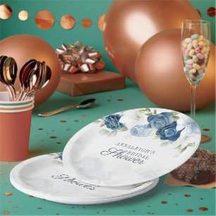 Moderne staubblaue florale botanische Brautparty Pappteller