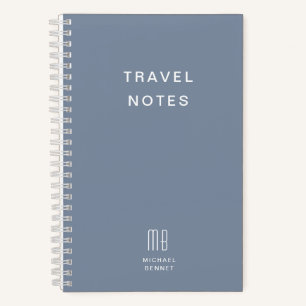 Moderne Staubblaue Monogramm-Reise Notizbuch