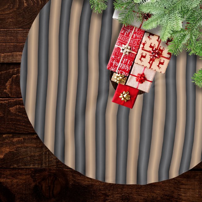 Moderne, stilvoll getoastete braune Streifen mit T Polyester Weihnachtsbaumdecke (Von Creator hochgeladen)