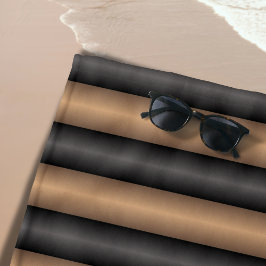 Moderne, stilvoll getoastete braune Streifen mit T Strandtuch