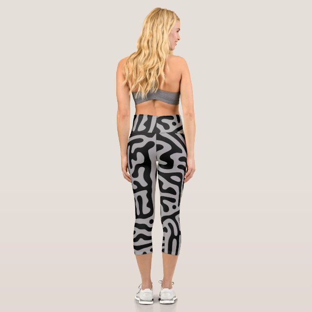 Moderne, stilvolle Gray & Black Classic Capri Leggings (Rückseite)
