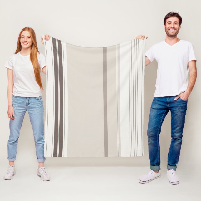 Moderne, stilvolle hellbraune Pastellfarbe Fleecedecke (Beispiel)