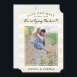 Moderne Streifen in Beige und Weiß | FOTO SAVE THE Date<br><div class="desc">Moderne Streifen in Beige und Weiß | Foto Speichern Sie die Datumskarten</div>