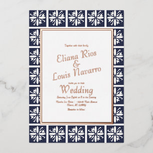 Moderne Talavera Navy Blue Wedding gepresst Folieneinladung