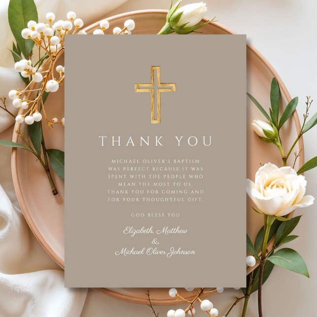 Moderne Taupe Cross Boy Taufe Dankeskarte (Modern Taupe Cross Boy Baptism Thank You Card)