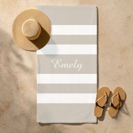 Moderne Taupe gestreifter Name Strandtuch