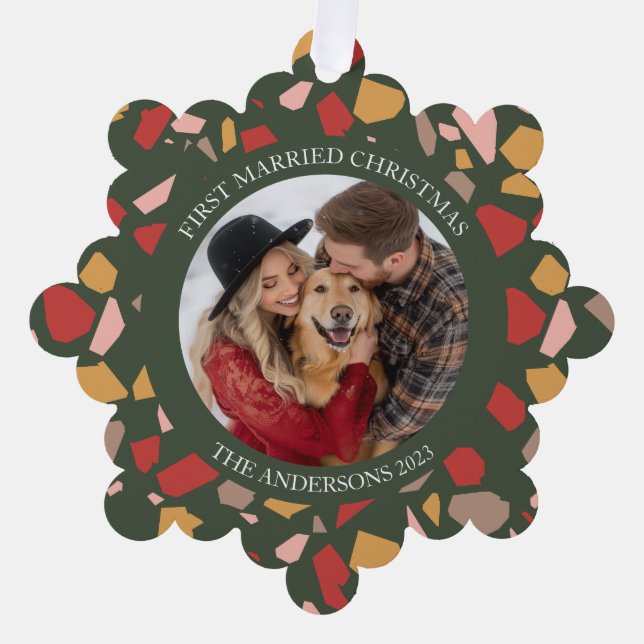 Moderne Terrazzo Erstes Verheiratetes Weihnachtsfe Ornament Karte (Vorderseite)