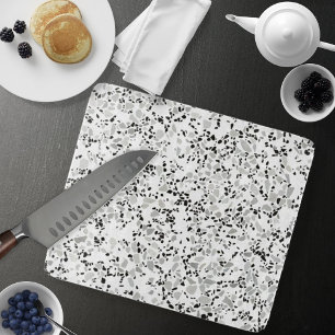 Moderne Terrazzo-Muster in Weiß und Grau Schneidebrett