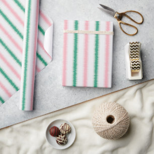 Moderne texturierte rosa grüne Ikat-Streifenmuster Geschenkpapier