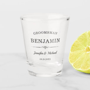 Moderne Trauzeugen geben Elegante Braut und Gräuel Schnapsglas