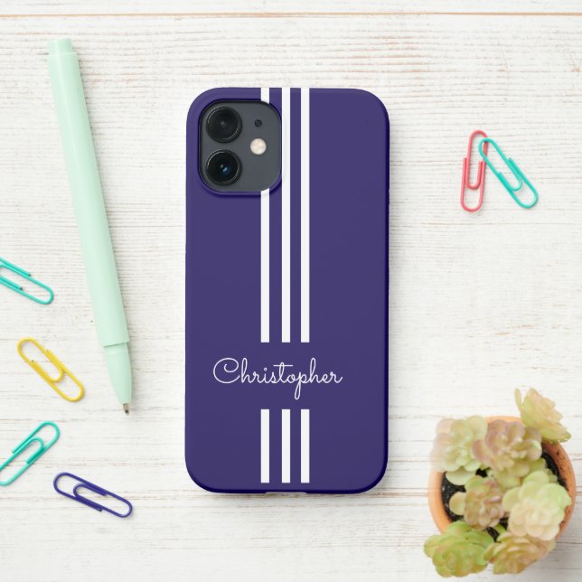 Moderne trendige Rennstreifen mit Monogramm iPhone Hülle (Auf dem Schreibtisch)