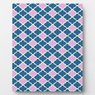 moderne, trendige rosa und marineblaue Vierblatt-M Fotoplatte