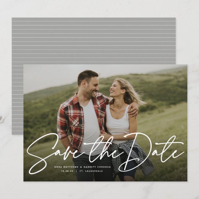 Moderne, trendige Schrift Save the Date Fotokarte (Vorne/Hinten)