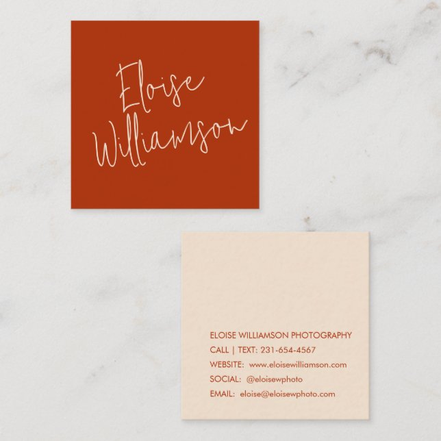 Moderne Trendy Chic Bold Calligraphy Red Quadratische Visitenkarte (Vorne/Hinten)