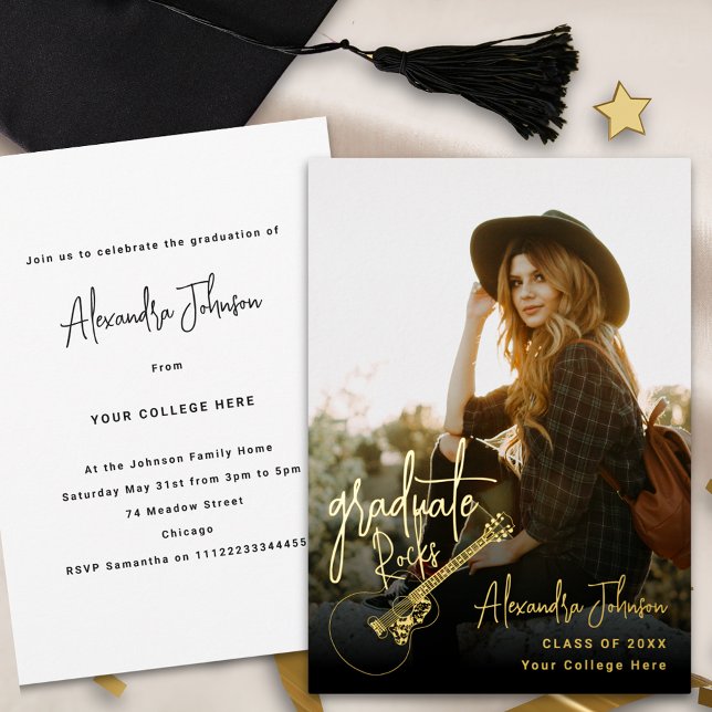 Moderne Trendy Lässig Foto Graduation Party Gold Folieneinladung (Modern trendy vertical photo gold foil Graduation party and announcement invitation country guitar)