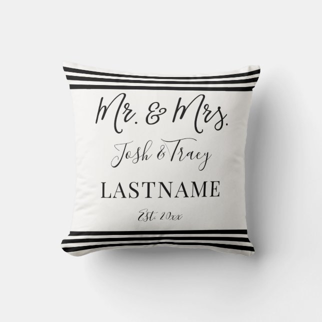 Moderne Trendy Script Personalisiert Mr. and Mrs. Kissen (Vorderseite)