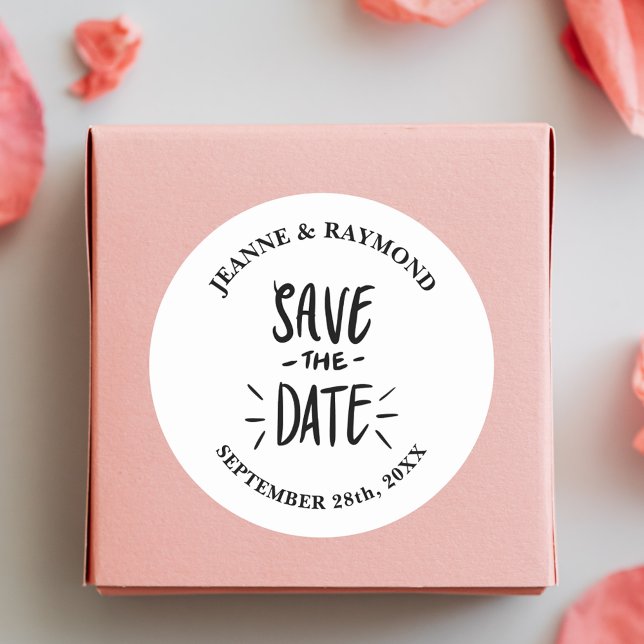 Moderne Typografie Custom Wedding Save the Date Runder Aufkleber (Von Creator hochgeladen)