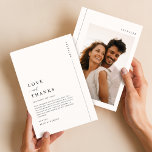 Moderne Typografie Einfache Hochzeit von Fotos Dankeskarte<br><div class="desc">Mit unserer Modern Typografy Simple Foto Wedding Dankeschön Card. Diese eleganten Karten zeichnen sich durch ein einfaches,  modernes Design mit einer Botschaft und persönlichem Foto aus. Ideal,  um Familie und Freunden zu danken. Ideal für Hochzeiten in Urlaubsort und Brautpartys,  bieten sie einen stilvollen Weg,  Ihren Dank zu vermitteln.</div>
