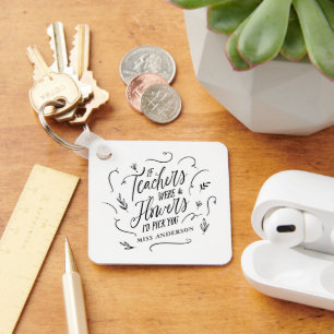 Moderne Typografie - elegante Drehbuchlehre Blume Schlüsselanhänger