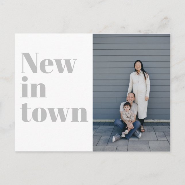 Moderne Typografie Grau Foto Neue Zuhause Moving Ankündigungspostkarte (Vorderseite)