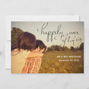 Moderne Typografie Hochzeitsfoto 'Happily Ever Aft Ankündigung