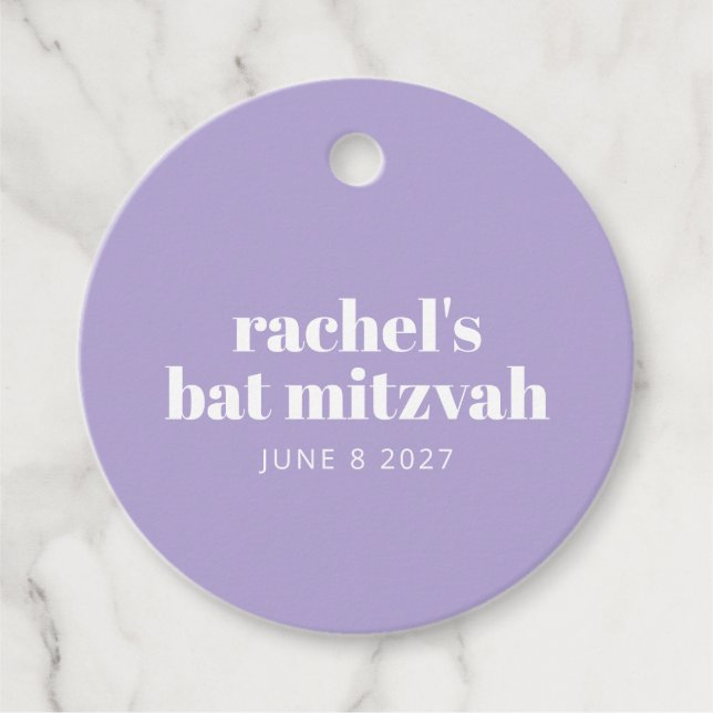 Moderne Typografie Lila Bat Mitzvah Personalisiert Geschenkanhänger (Vorderseite)