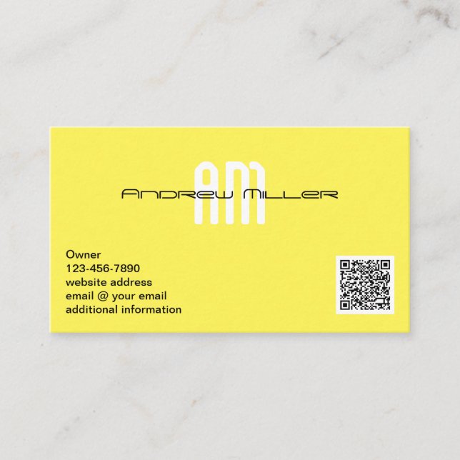 Moderne Typografie Monogram Yellow Add QR Code Visitenkarte (Vorderseite)