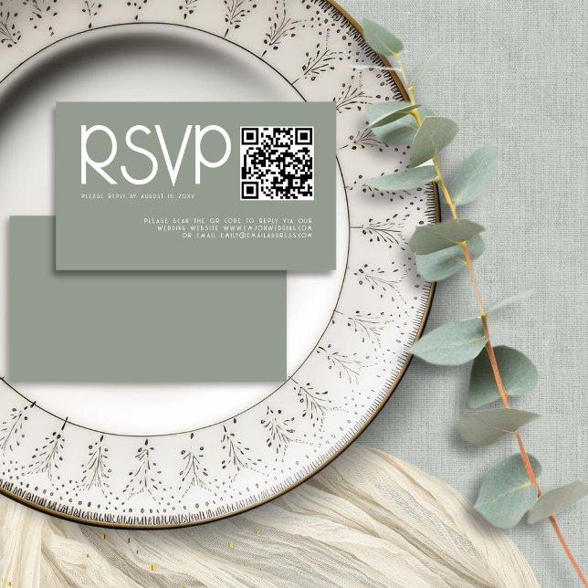 Moderne Typografie QR Code Sage Green Wedding RSVP Begleitkarte (Frotn and back view mini 3.5 x 2" enclosure)