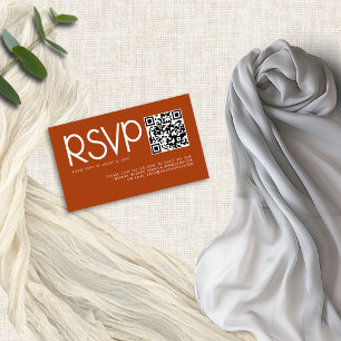 Moderne Typografie QR Code Terracotta Wedding RSVP Begleitkarte