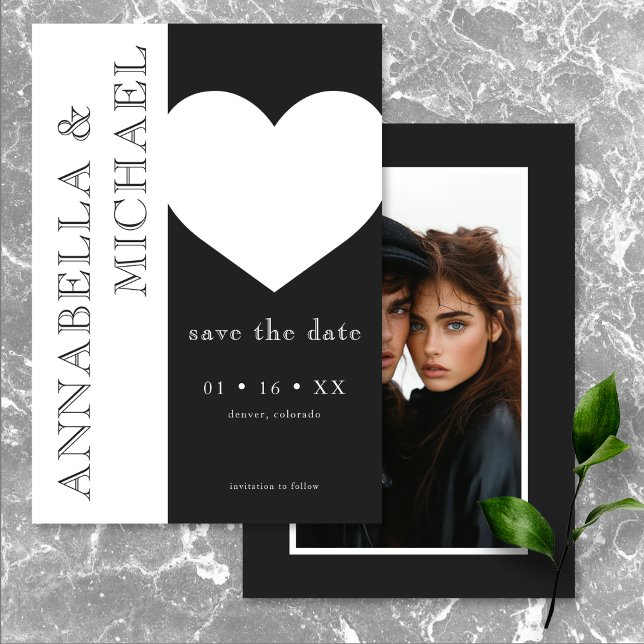 Moderne Typografie Schwarz-weiß Heart Foto Wedding Save The Date (Modern Typography Black White Heart Photo Wedding Save The Date)