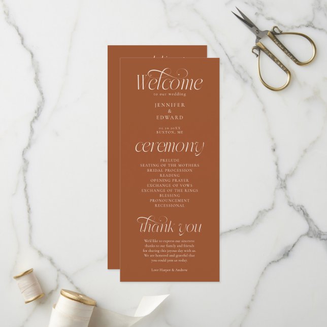 Moderne Typografie Terrakotta-Hochzeitsprogramm Programm (Vorderseite/Rückseite Beispiel)
