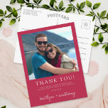 Moderne Typografie Viva Magenta Minimalistisches F Postkarte<br><div class="desc">Wir bedanken uns bei Ihnen in stilvollem Ambiente mit diesem modernen und sehr trendigen Foto für Ihre Hochzeit. Das Design ist leicht mit Ihrer eigenen Formulierung zu personalisieren und Ihre Familie und Freunde werden begeistert sein,  wenn sie diese fantastischen Dankesworte erhalten. Matching-Elemente finden Sie in der Auflistung.</div>