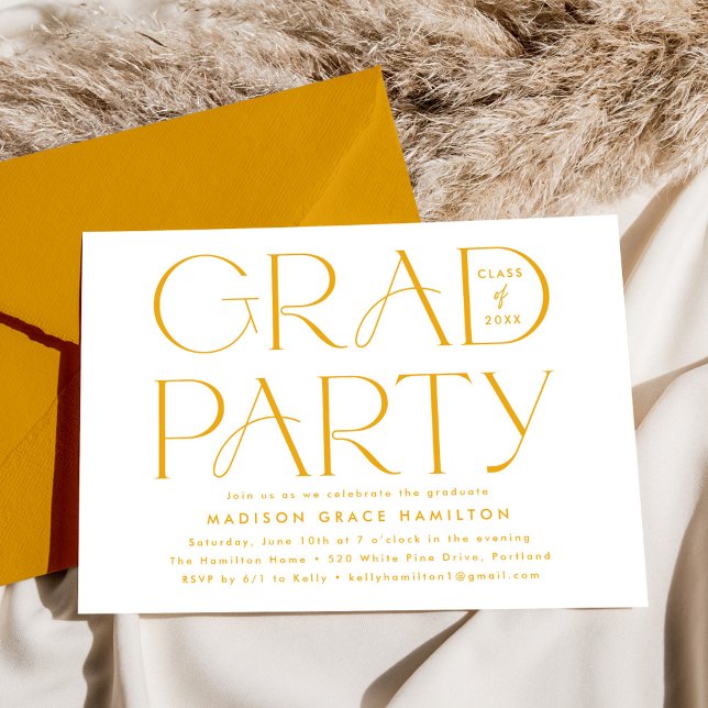 Moderne Typografy Yellow Graduation Party Einladung (Von Creator hochgeladen)