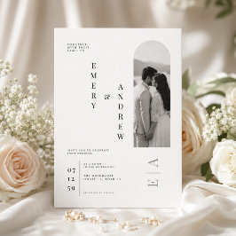 Moderne vertikale Typografie-Hochzeitsvorlage. Einladung