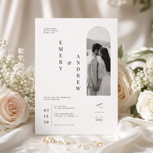 Moderne vertikale Typografie-Hochzeitsvorlage. Einladung (Von Creator hochgeladen)