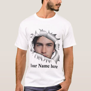 Moderne Vintage-Individualfotografie in einem Loch T-Shirt