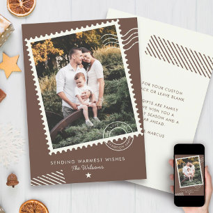 Moderne warme Erdtöne-Familienfoto Süße Stempel Feiertagskarte