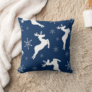 Moderne Wasserfarbe Blau Rentiere Schnee Weihnacht Kissen