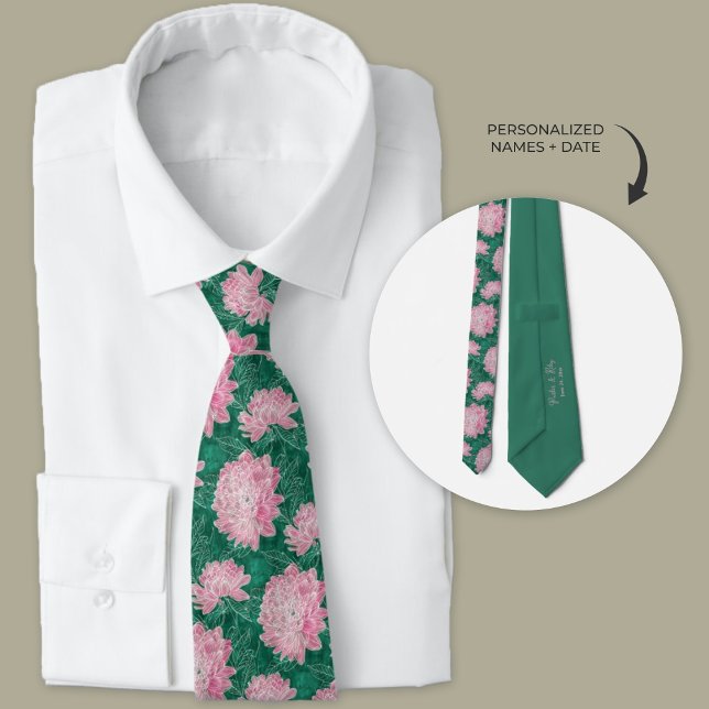 Moderne Wasserfarbe Rosa Dahlia Krawatte (Pink watercolor dahlias on green necktie.)