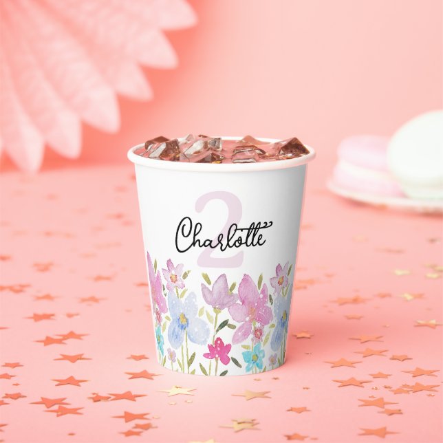 Moderne Wasserfarben-Wildblumen monogrammiert Pappbecher (Insitu)