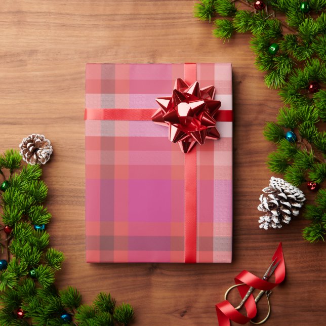 Moderne Weihnachten Kariert Tartan Rosa und Korall Geschenkpapier (Feiertagsgeschenk)