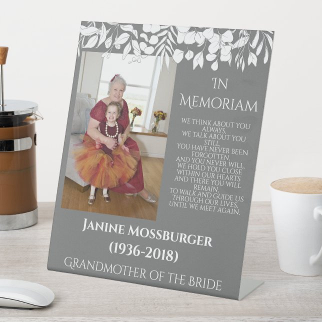 Moderne weiße Blätter auf Gray Foto Memorial Sign Sockelschild (In Situ)