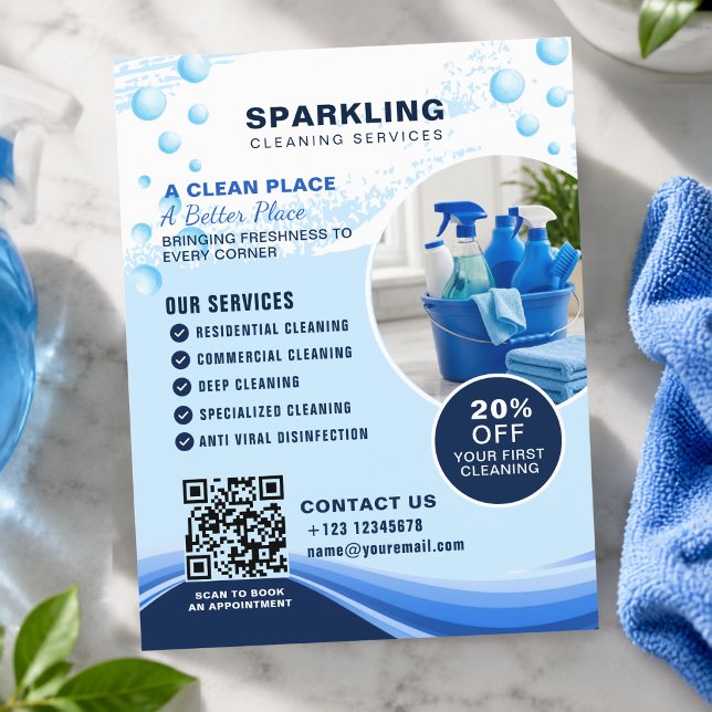 Moderne weiße blaue professionelle Reinigungsdiens Flyer (Von Creator hochgeladen)