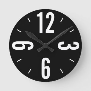 Moderne weiße, große Zahlen auf schwarzem Hintergr Runde Wanduhr