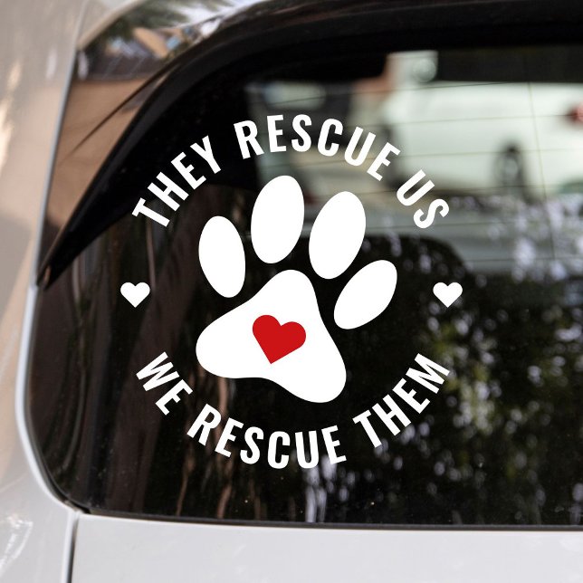 Moderne weiße Haustiere über Herzen retten wir sie Fensteraufkleber (Modern, round "They rescue us - we rescue them" white pet lover statement car window decal.)