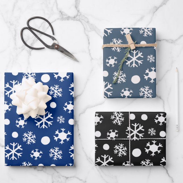 Moderne weiße Schneeflocken Blau und Schwarze Weih Geschenkpapier Set (Vorderseite)