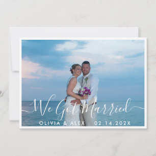 Moderne Weiße Schrift Hochzeitsfoto Wir Haben Gehe Ankündigung