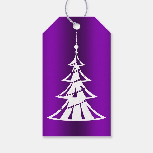Moderne weiße Weihnachtsbaume auf Lila Geschenketi Geschenkanhänger (Vorderseite)