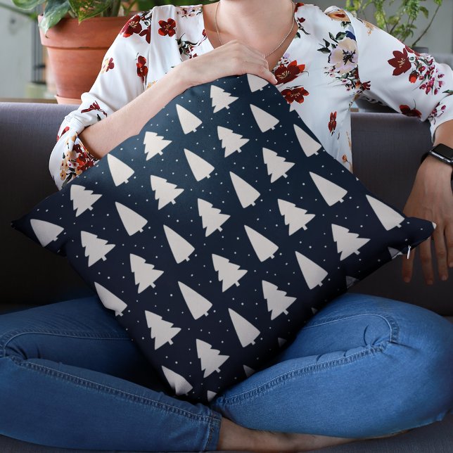 Moderne weiße Weihnachtsbäume klassische blaue Fei Kissen (Von Creator hochgeladen)