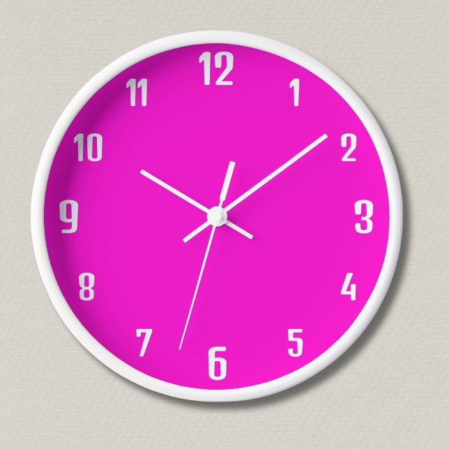 Moderne weiße Zahlen | Classic Neon Fuchsia Uhr (Von Creator hochgeladen)